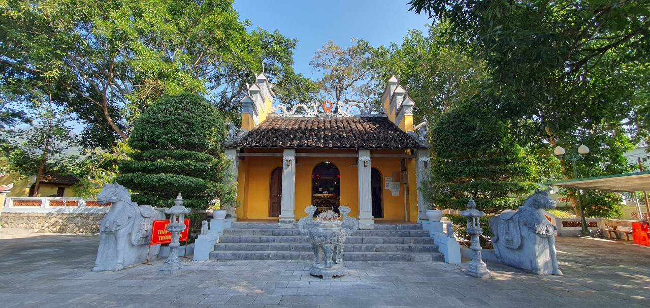 Kỳ Sầm Temple