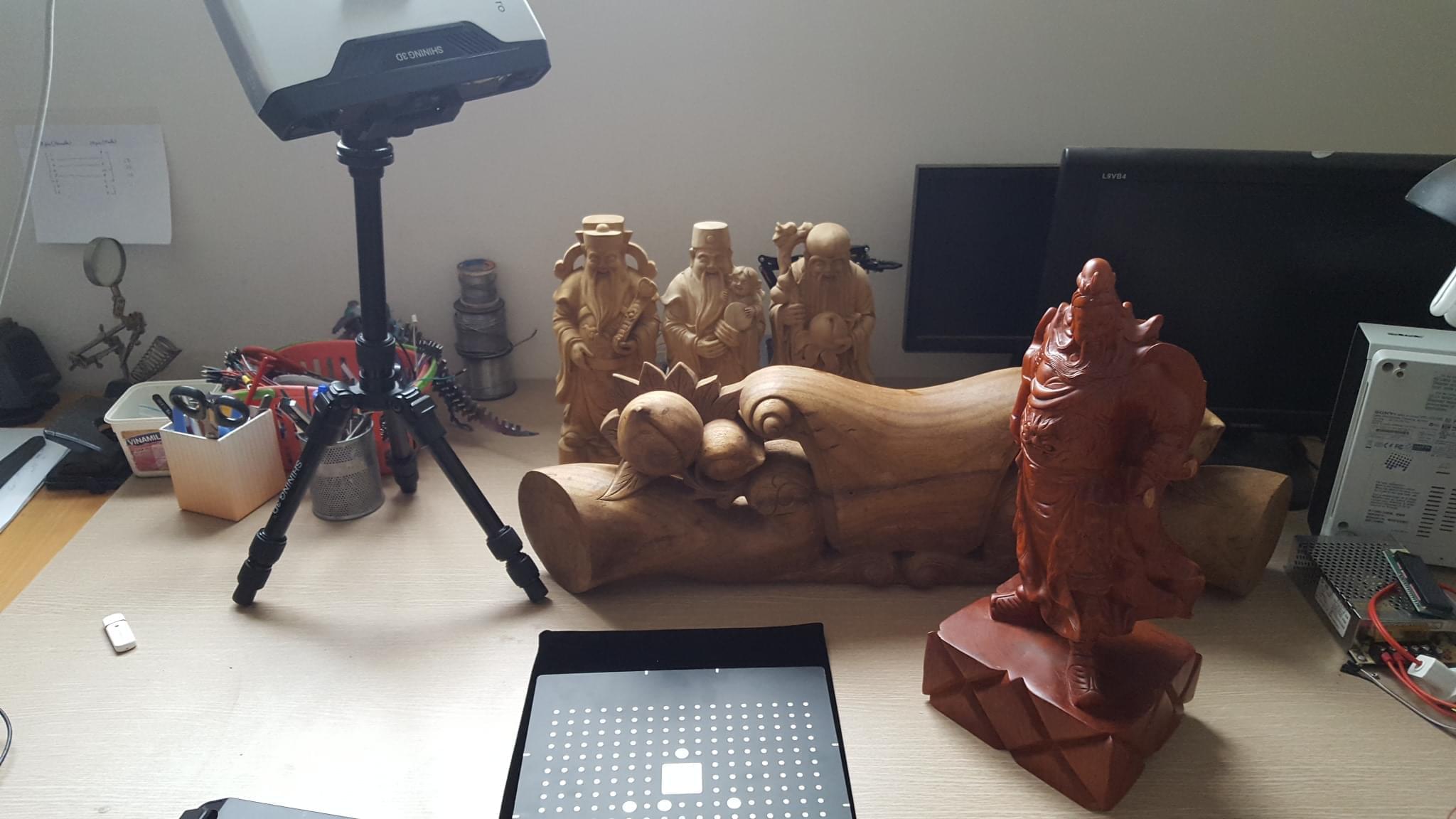 Scanning 3d statue of happiness-fortune-tellers, 3d scan of the statue, 3d scan of wood