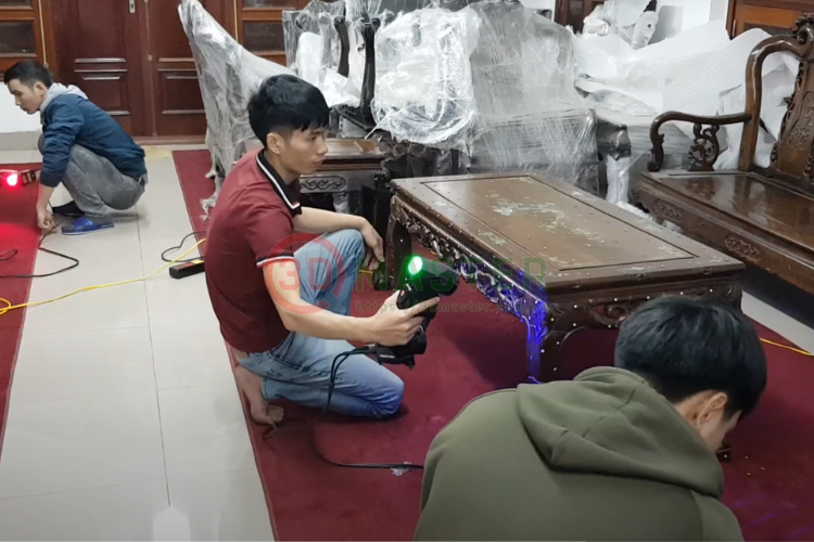 ​3D Scan 100 Sets of Wooden Tables and Chairs with HandySCAN Creaform Super Sharp